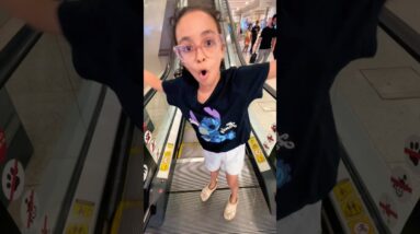 🚫👟🙅🏻‍♀️❤️😂👧🏻💥🚀✅